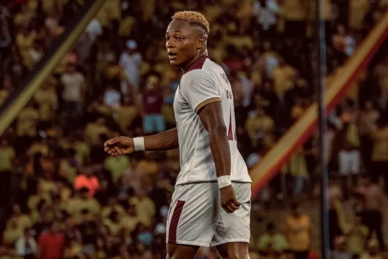  Nuevo lateral para el Bombillo: Ariel Mina llega a Emelec